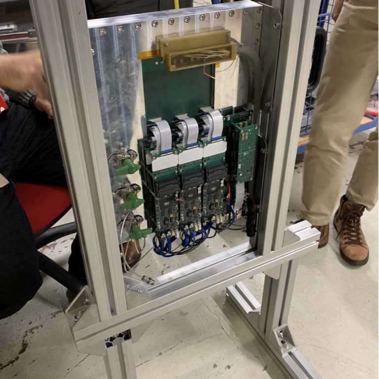 Readout electronics assembled on the rear part of the detector